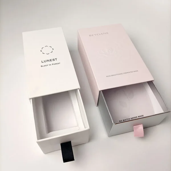 Packaging-Papa-Custom-White-Paper-Cardboard-Jewelry-Watch-Packaging-Boxes